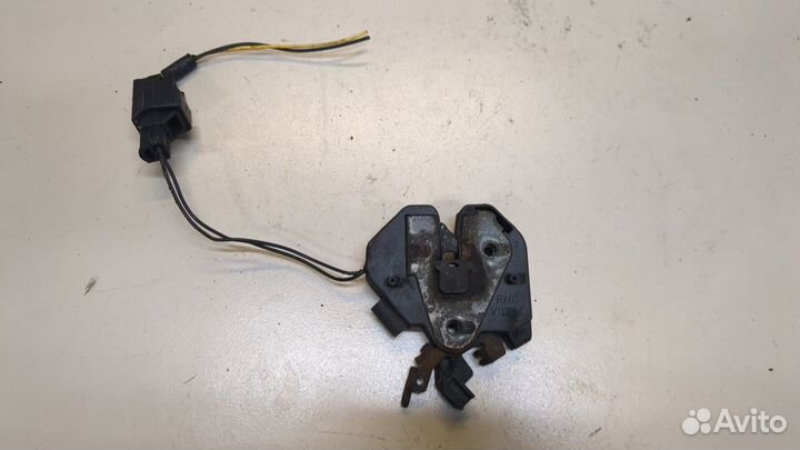 Замок капота Volvo XC70