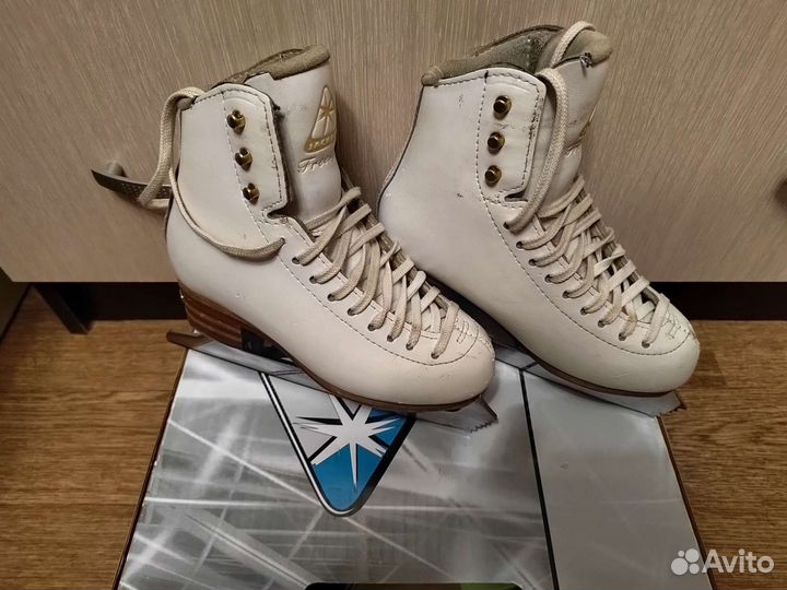 Фигурные коньки jackson freestyle