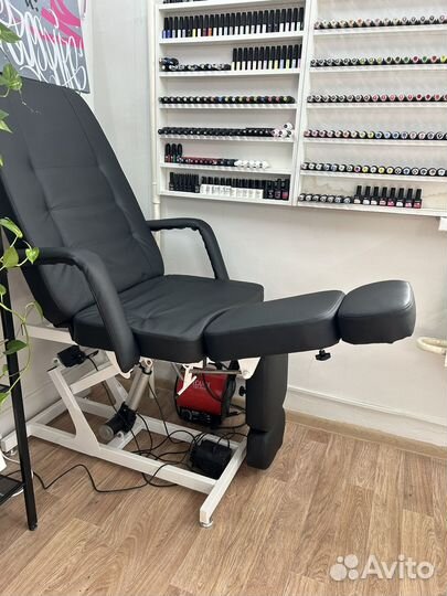 Кресло педикюрное трехмоторное