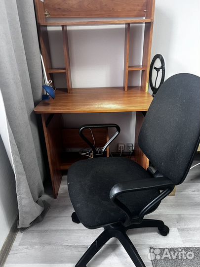 Компьютерный стол и стул в комплекте