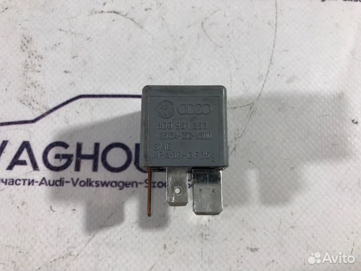 Реле Audi A6 4B 2.7 ARE 2001