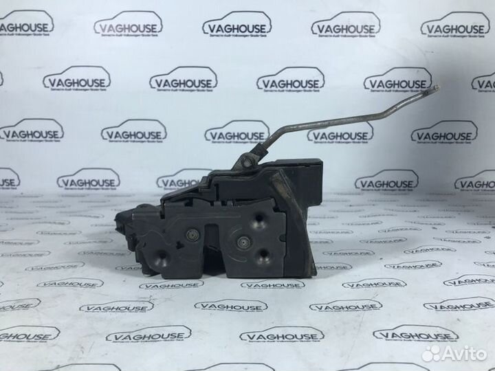 Замок двери задний левый Mazda 3 BK седан 1.6 Z6