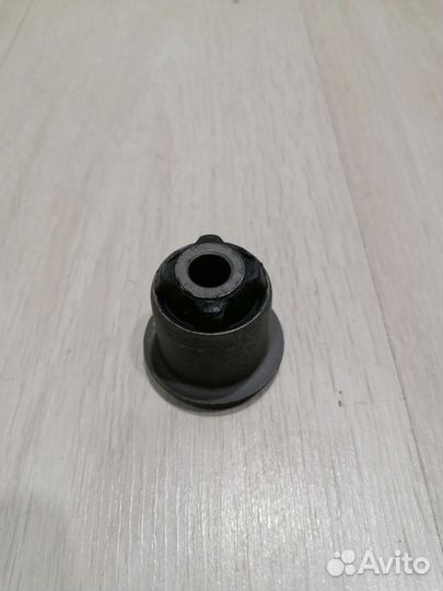 Сайлентблок рычага Nissan almera G15 Лев, Прав