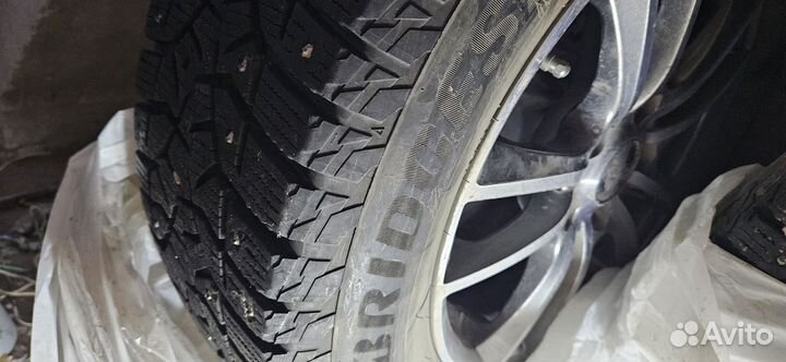 Bridgestone Blizzak DM-Z2 235/35 R16 D