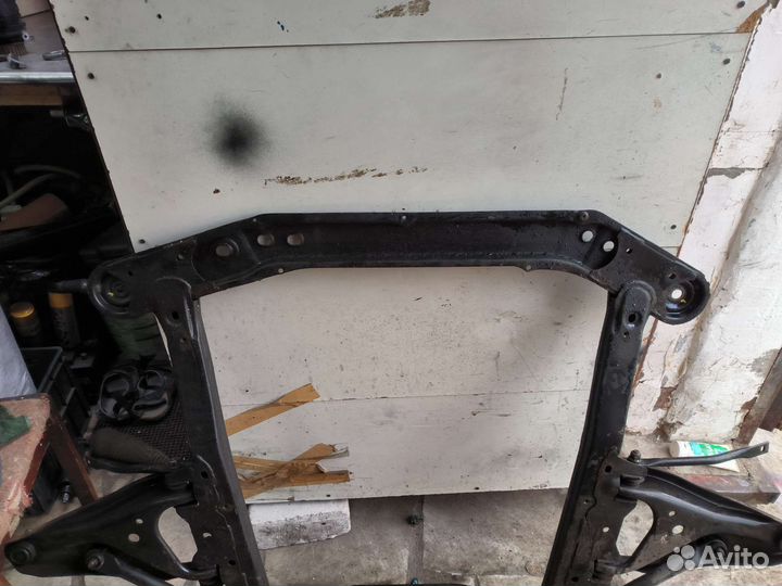 LADA Largus подрамник с рычагами