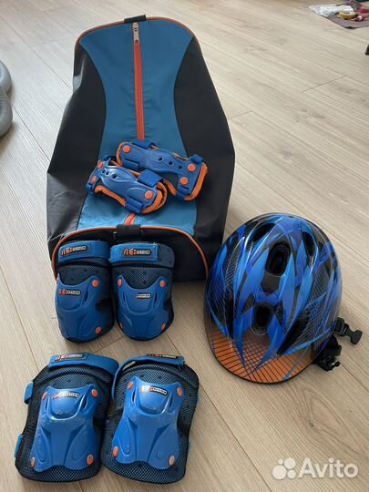 Защита, шлем и сумка для роликов