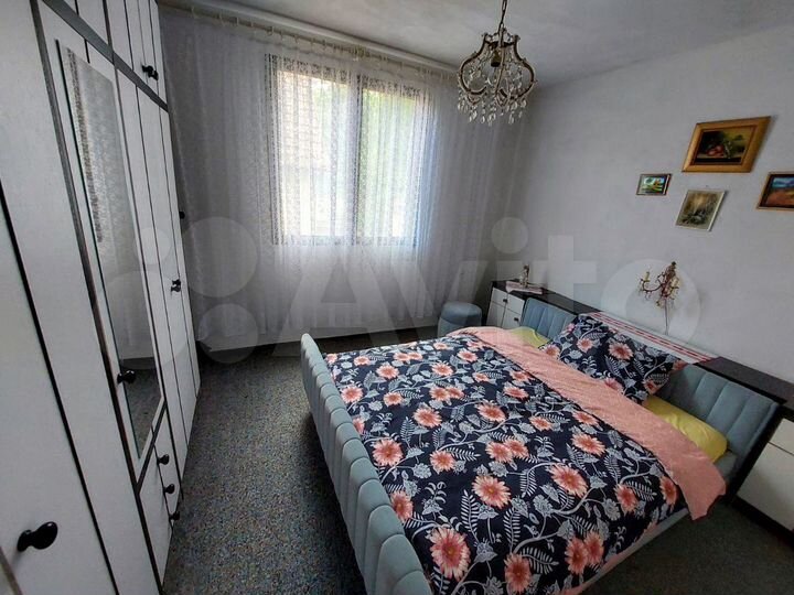 Комната 28 м² в 4-к., 1/9 эт.