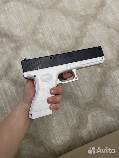 Игрушечный пистолет
