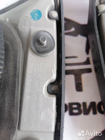 Задние фонари в крышку багажника lexus is