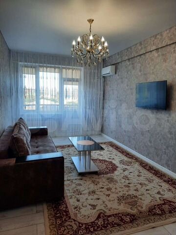 2-к. квартира, 72 м², 4/10 эт.