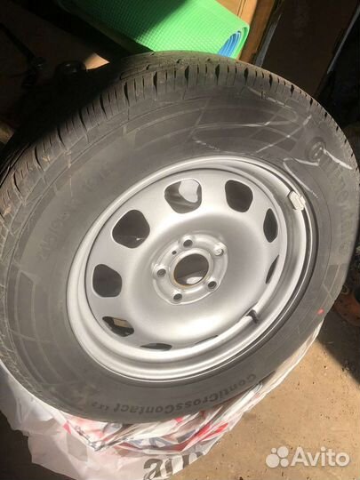 Continental ContiCrossContact LX 215/65 R16 98H