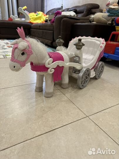 Карета с лошадью