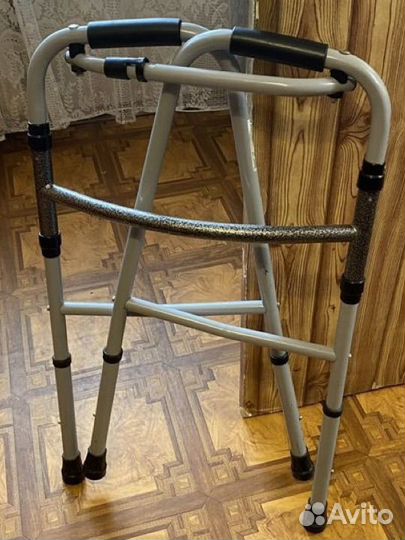 Ходунки для пожилых людей