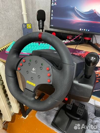 Руль Logitech momo racing 900 градусов