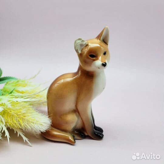 Фарфоровая статуэтка Лиса лфз