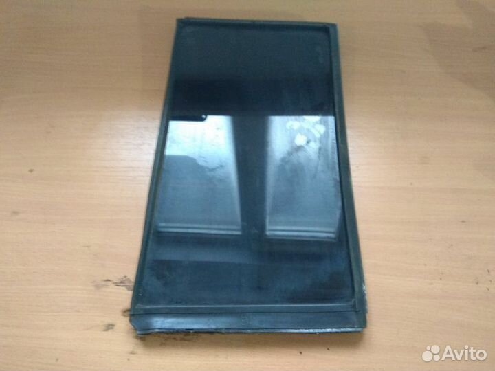 Стекло двери задней правой (форточка) Mitsubishi