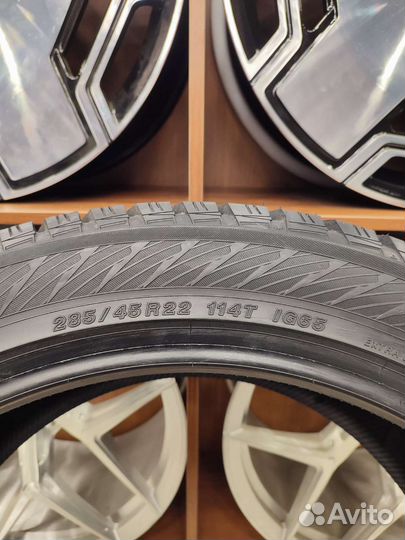 Yokohama Ice Guard IG65 285/45 R22 114T