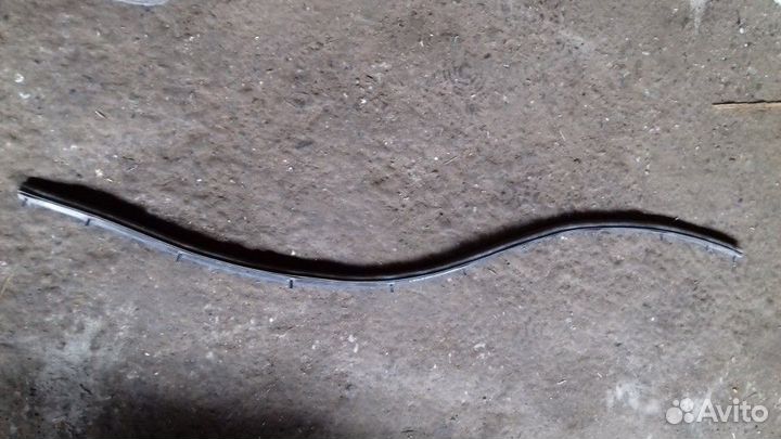 Уплотнитель жабо дворников Chevrolet Lacetti 2003