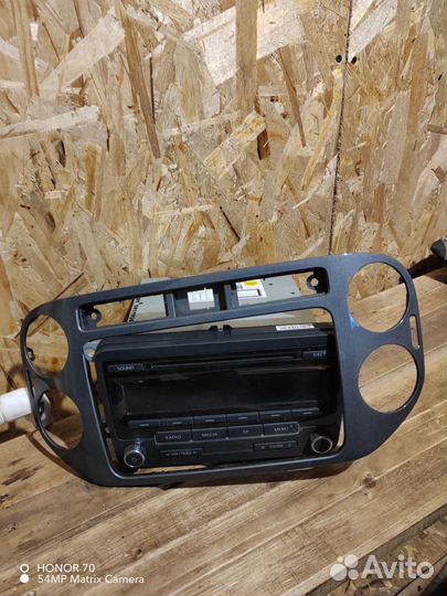 Штатная магнитола Volkswagen Tiguan 1