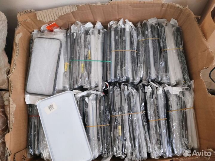 Чехлы на телефон