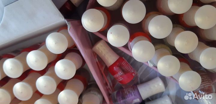 Лак для ногтей пакетом