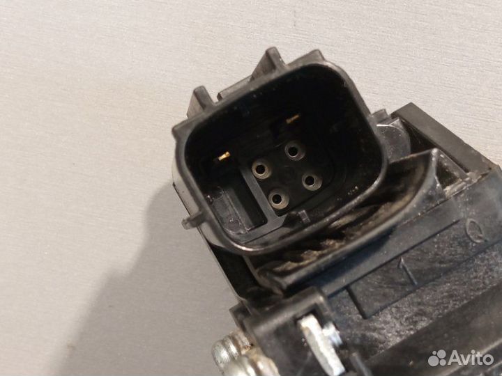 Стеклоподъемник задний правый Nissan Juke HR16