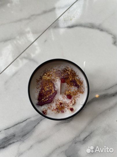 Свеча с деревянным фитилем