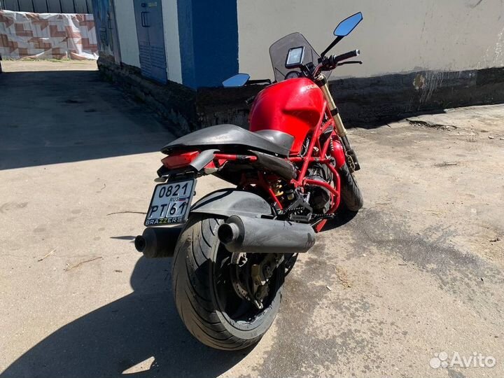 Ducati Monster 900