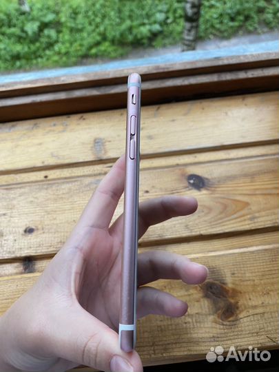 Телефон iPhone 6s
