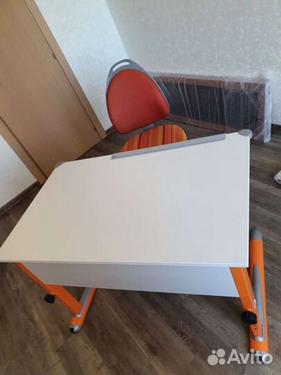 Растущая парта для школьника Германия