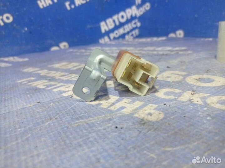 Реле Nissan X-Trail T30 внедорожник 2005