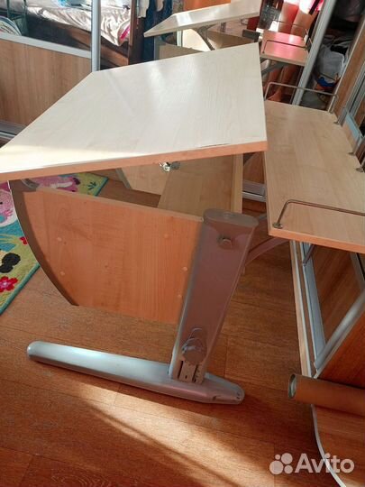 Растущий стол и стул для школьника