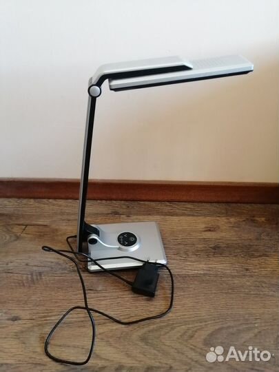 Лампа настольная