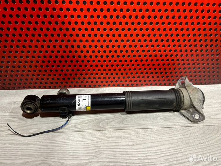 Амортизатор подвески задний левый Lexus Es axzh10