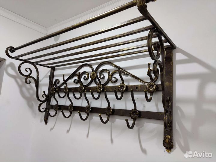 Вешалка кованая настенная