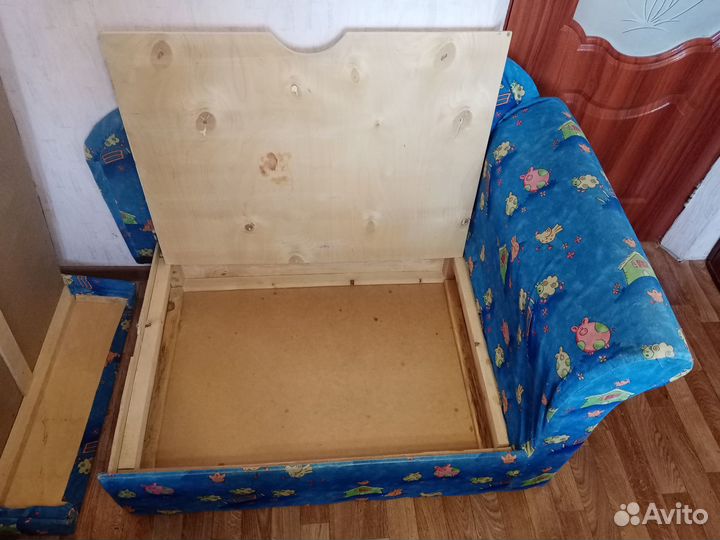 Продам детский диван