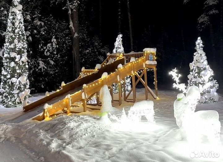 Зимняя деревянная горка 