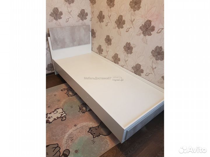 Кровать с матрасом 90*200 (без матраса)