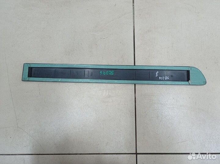 Молдинг двери задней левой Skoda Yeti