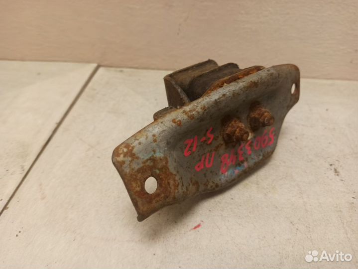 Подушка двигателя Субару