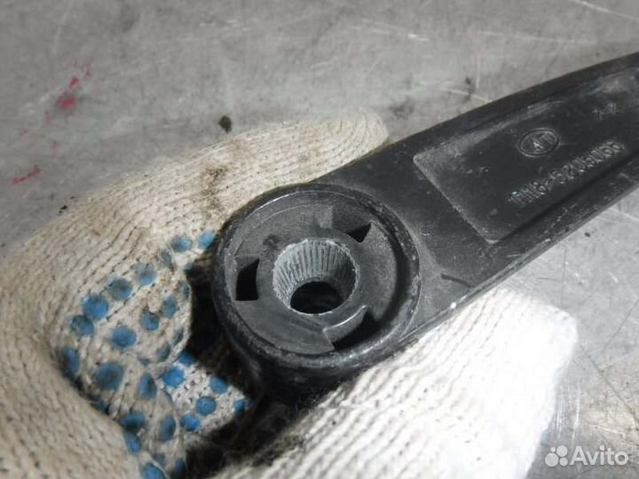 Поводок дворника передний правый Лада Гранта 11183