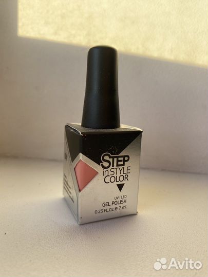 Гель лак для ногтей розовый