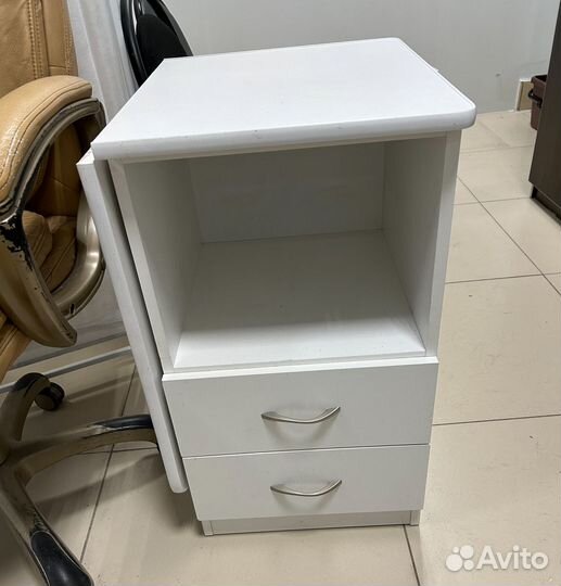 Стол маникюрный