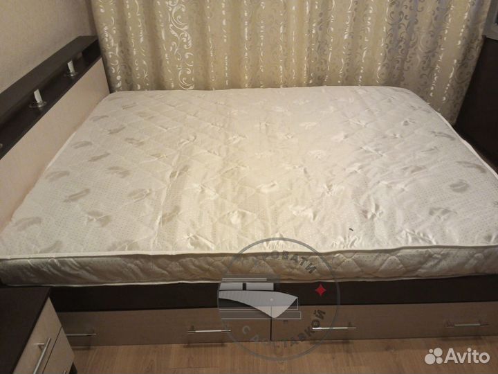 Кровать