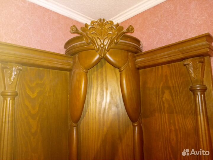 Киот для икон с резьбой, 100x75 см