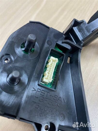 Кнопки рулевого колеса правые Lexus Nx