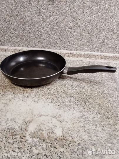 Посуда кастрюли. казан. сковорода. крышки