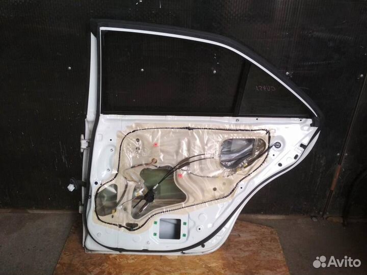 Дверь задняя правая toyota camry 40