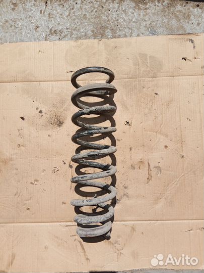 Пружина стойки передняя на kia quoris