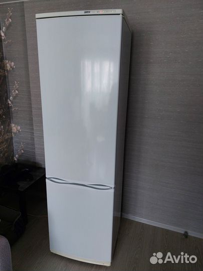 Холодильник атлант бу
